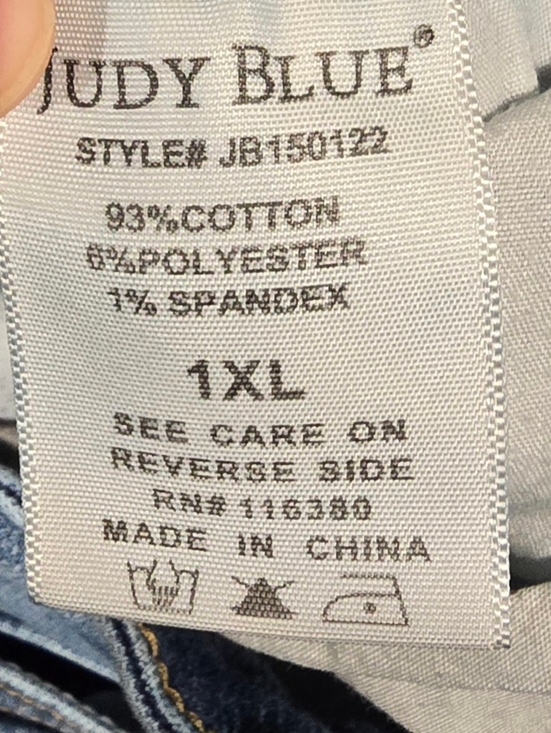 Judy Blue Distressed Denim Shorts Size 1XL - Picture 3 of 7